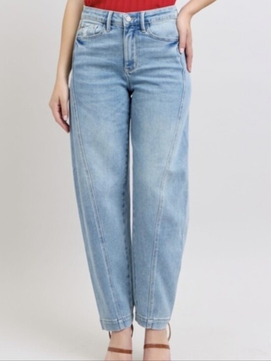Judy Blue Denim - NWT Judy Blue Barrel-leg High-Rise jeans Size 16